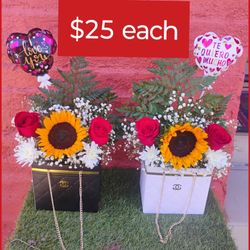 Valentine's Day Flower Arrangement Roses, Sunflower, Balloon, Purse