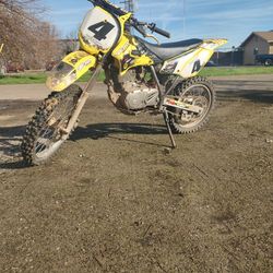 Suzuki drz125