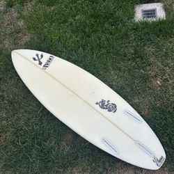 Ryko Surfboard 5’9 