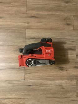 Milwaukee M18 FUEL 18-Volt Lithium-Ion Cordless Belt Sander (Tool-Only) No Bag