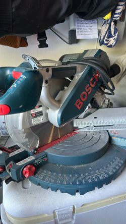 Bosch Miter Saw 12inch Great Condition Light Use