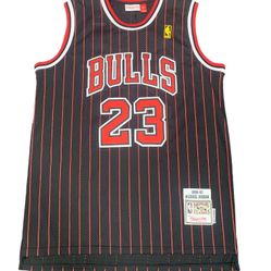 Bulls  Jersey Size XL 