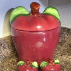 Ceramic Apple Cookie Jar with Matching Salt & Pepper Shakers - 3-Piece Kitchen Canister
Set

三
<