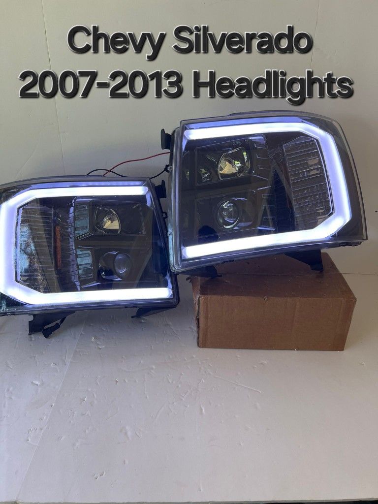 Chevy Silverado 2007-2013 Headlights