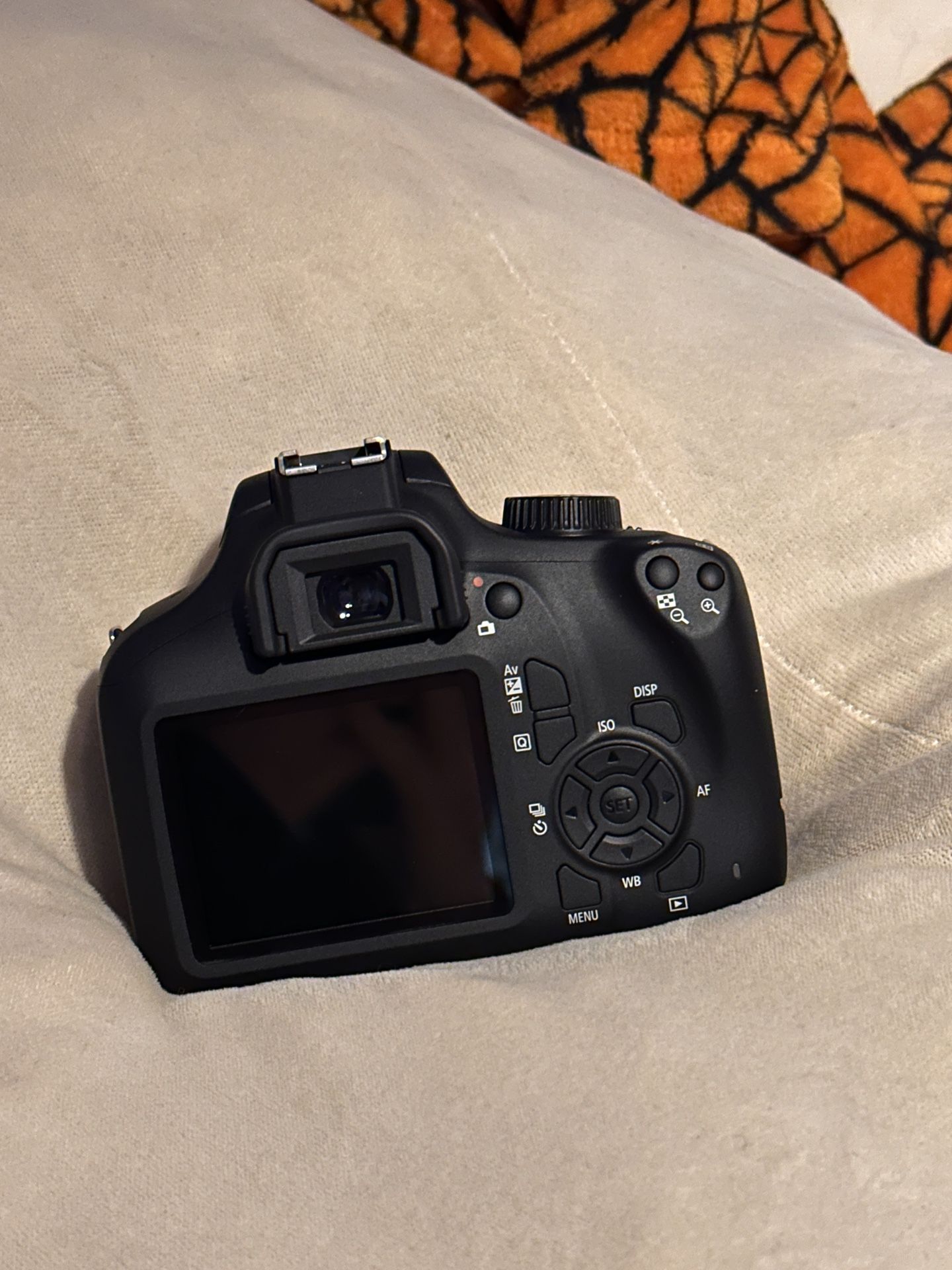 Canon EOS T100 With Lens