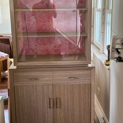 Bookcase/hutch