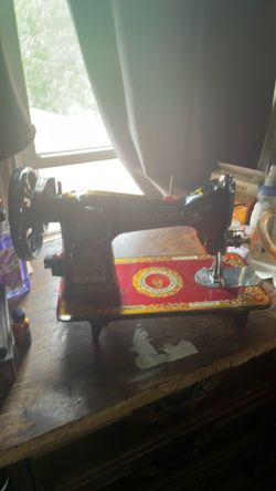 Vintage Toyota sewing machine
