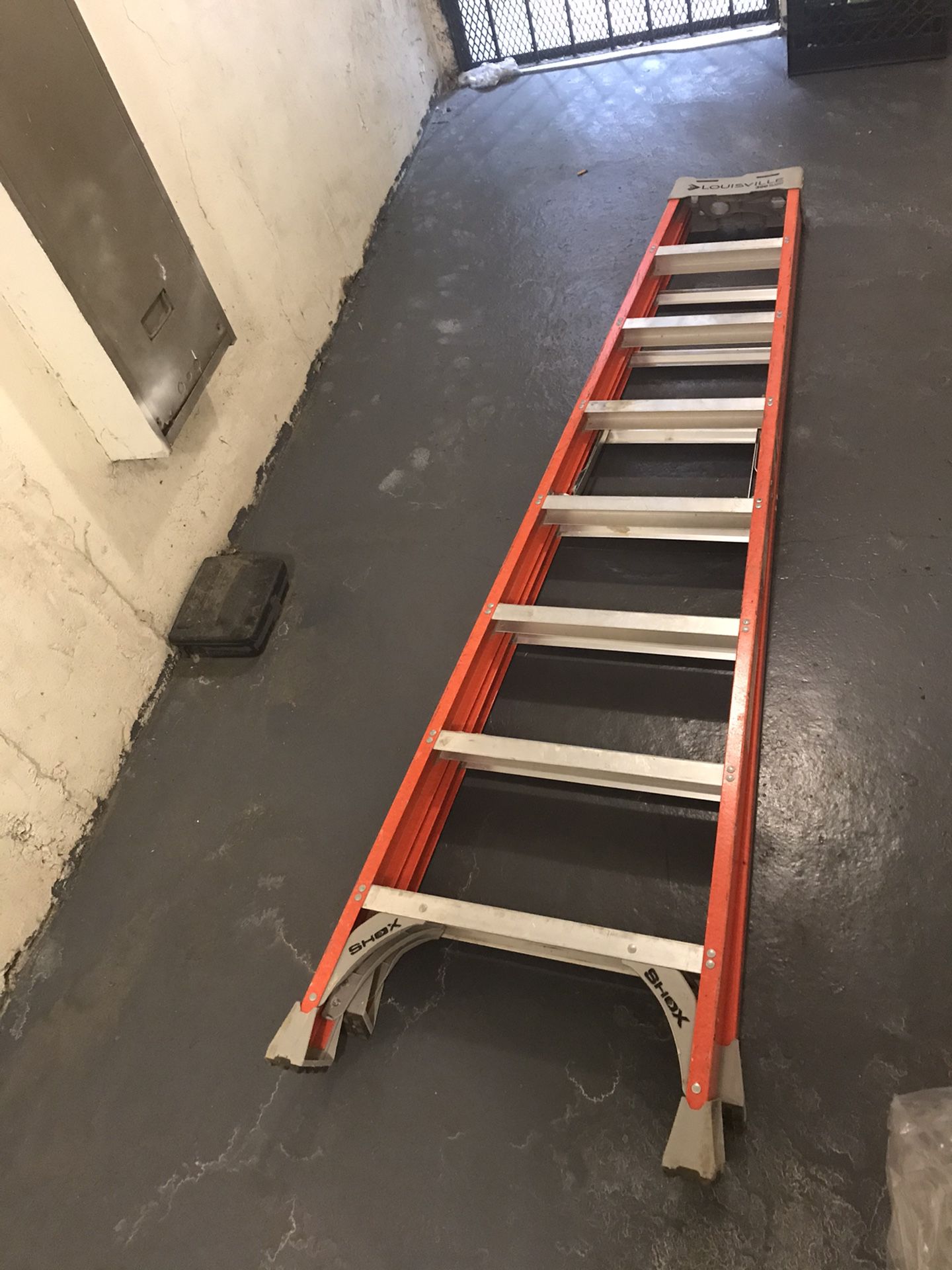 8 foot construction ladder