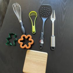7 Kitchen Items 