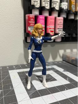 Marvel legends fantastic four toy