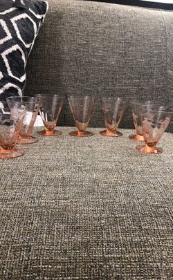 7 Vintage wine Glasses. Please see all the pictures and read the description