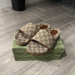 Gucci Men's Brown and Tan Slides