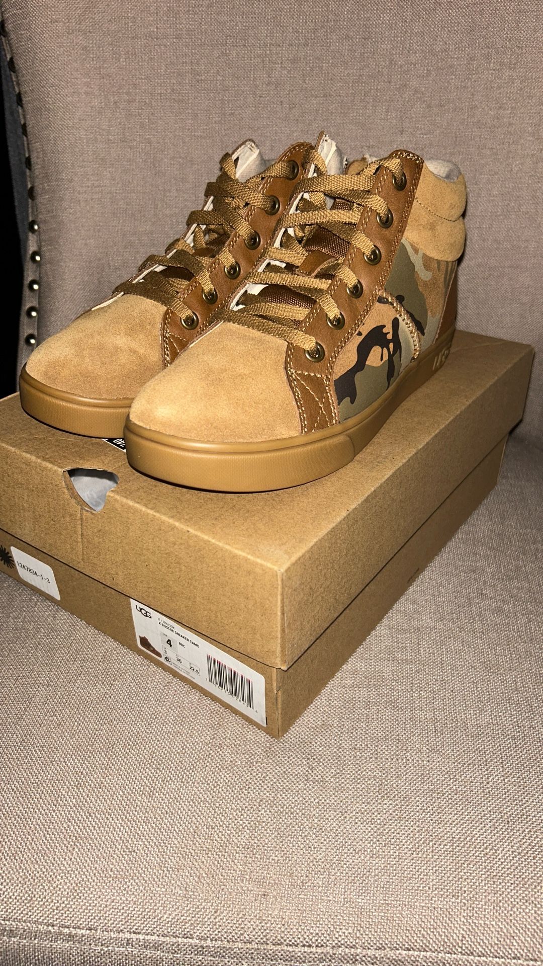 BNIB UGG BOYS SIZE 4 K BOSCOE SNEAKER CAMO NEW NEVER WORN