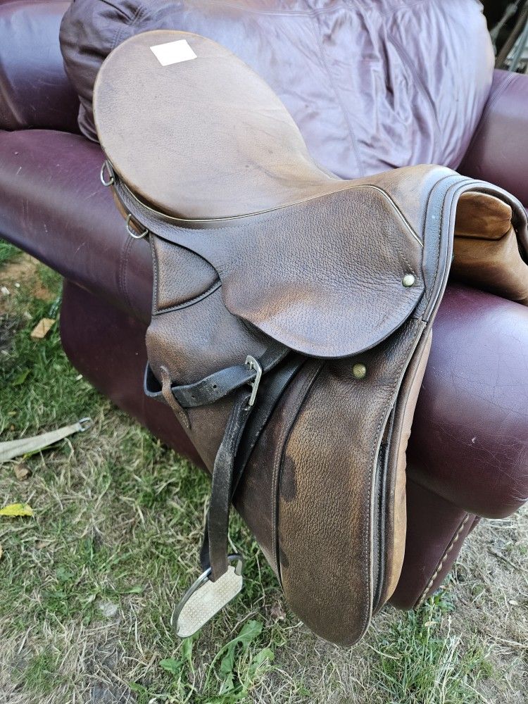 Saddle