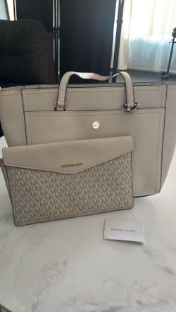 $125 OBOMichael Kors large tote/ wristlet