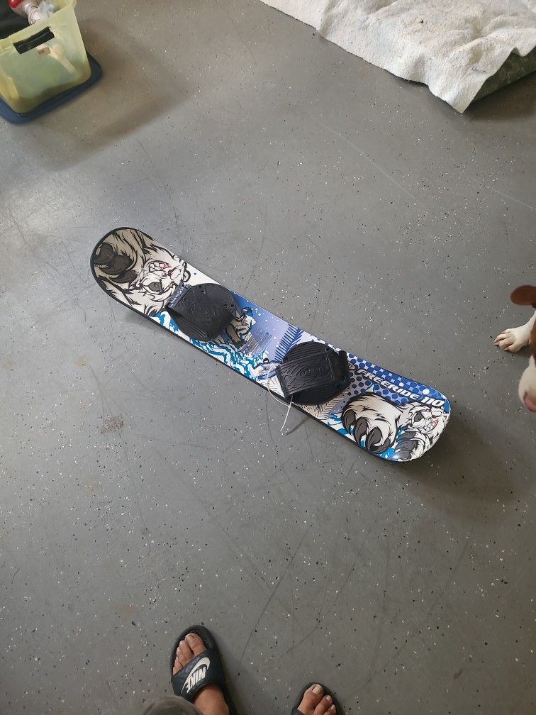 BMY - Kids Snowboard Never Used