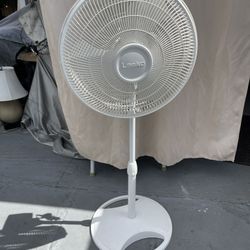 Lasko Floor Fan In Good Working Condition $20 Firm On Price
