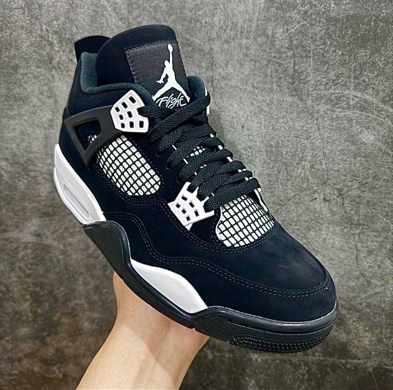 Jordan 4 "White thunder"