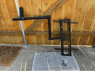 Tailgate TV mount