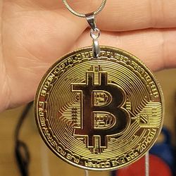 💲🪙24k GOLD PLATED  Bitcoin Pendant / Amulet / Charm / Keychain 🪙