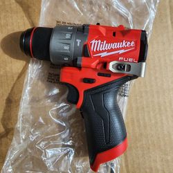 Milwaukee M12 Hammer Drill 