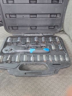 1/2" and 1/4" drive socket set