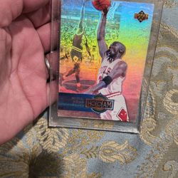 4 Michael Jordan Cards