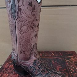NEW COWBOY BOOTS SIZES AVAILABLE Size Size 5 , 5.5 , 6.5 , 8.5 , 10 Real Cowhide Leather