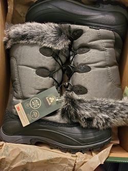Brand new Kamik green fux fur snow boots 8 women's