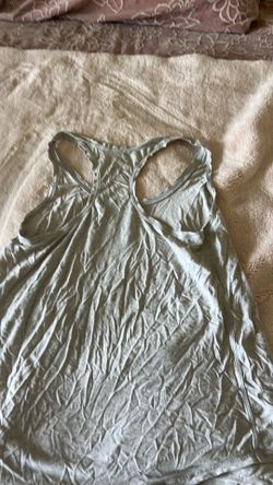 Lululemon tank top size 4/6? Grey color