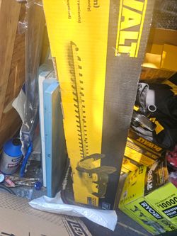 DEWALT
20V MAX 22 in. Cordless Battery Powered Hedge Trimmer (firm 120))