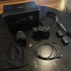 Sony A7 IV MIRRORLESS CAMERA W/ 28-70mm Lens and 128GB 200MB/s SSD