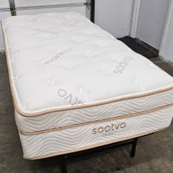 LIKE NEW! Saatva Classic Plush Twin Mattress - Delivery Available