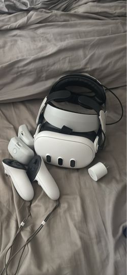 Meta Quest 3 VR Headset with BOBOVR M3 Pro Battery Strap