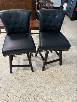 2 counter stools