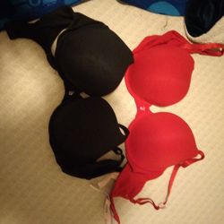 Victoria's Secret Size 40C Bras 2 New With Tags 