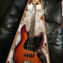 SIRE MARCUS MILLER V3 4-STRING BASS GUITAR (NEW)