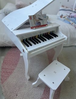 Hape Deluxe White Grand Piano | Thirty Key Piano Toy with Stool, Electronic Keyboard Musical Toy Set for Kids