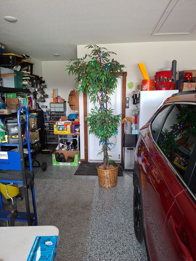 8 Foot Silk Tree With Lights