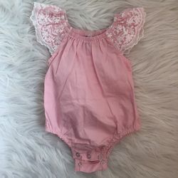 Size 70 (6M US) onesie/bodysuit/top for baby Girl