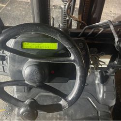 FORKLIFT YALE