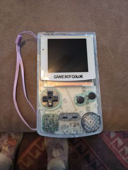 “Custom Game Boy Color – New shell + IPS backlit LCD (bright, modern screen upgrade). Fully tested, works perfectly.”