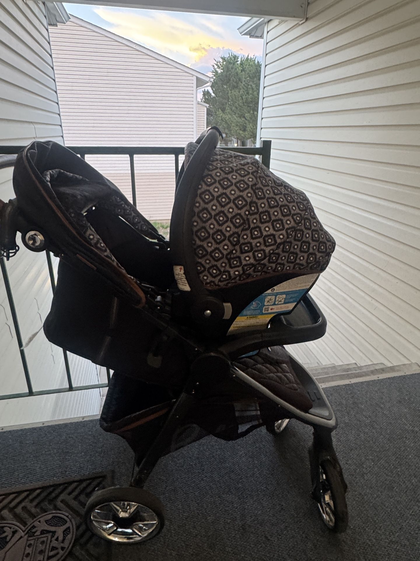 Monobebe Car seat and Stroller