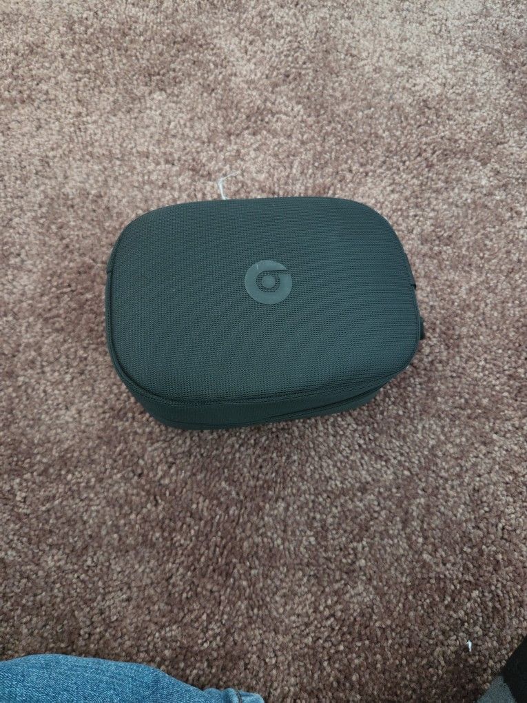 Beats Solo 4 Case