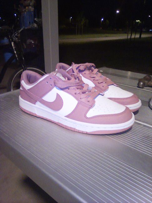 Nike Dunk Low Rise Shoes