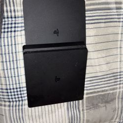 2 Ps 4 And 3 Controllers And 2 Games With Cords