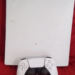 PS5 W/ 1 Controller
