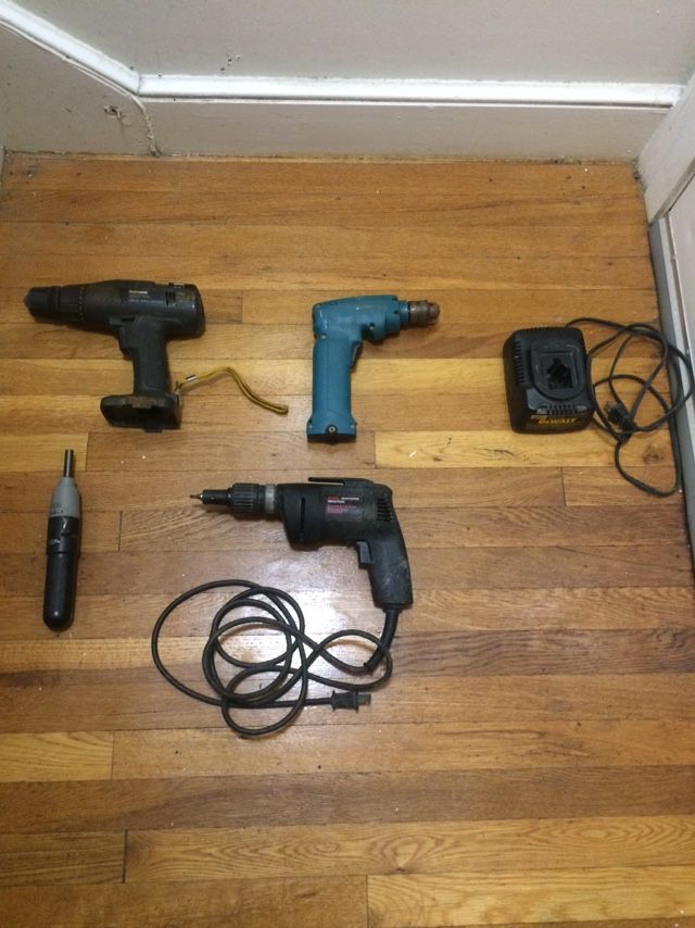Power Tools Do Not Know If they Work $10 each or will do deal for all . Message me anytime if interested or if you want more picture or videos of it t