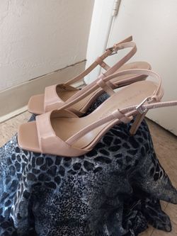 In excellent clean condition women's shoes size 6.5 elegant and stylish $5