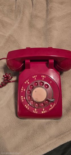 Vintage Red Western Bell Systems 500DM Rotary Phone